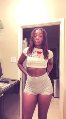 aleyaxo3 - I thought you all wanted LIVES 🤔   I won't start until this