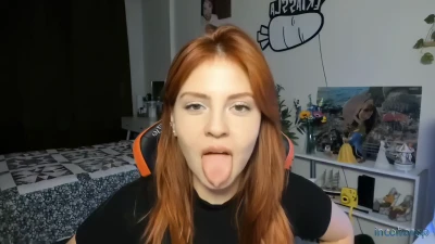ertassla - Squirting from a tentacle dildo 😮‍💨🥵