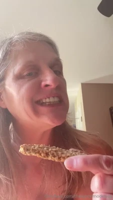 carolynjoslin6 - Slide it all the way down 🥵🥵