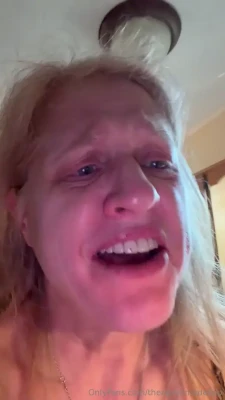 carolynjoslin6 - Yummy POV BJ with black background so you can really see my eyes and