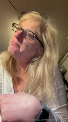 carolynjoslin6 - Happy Saturday ...it would be a good thing to wake up next to me like