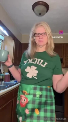 carolynjoslin6 - Have a sniff... smell boy.