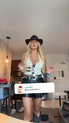 hannah.montoya - Sena getting her protein