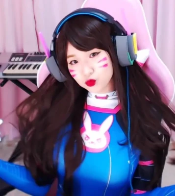 hachubbytv - I don’t know if I’ve ever been this horny!