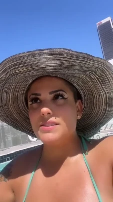 thezombiunicorn - let's play a naughty game 😏