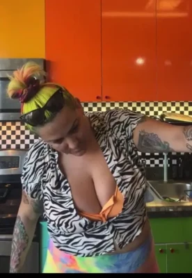 thezombiunicorn - Learn to be happy, even if you are alone.💋