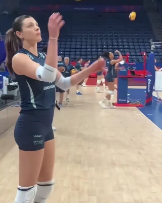 rosamariaoficial - me 🤝🏼 this position