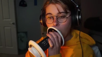 peeboasmr - Wanna spice some things up 😈🌶️!!! Tip me 10 and ill send you