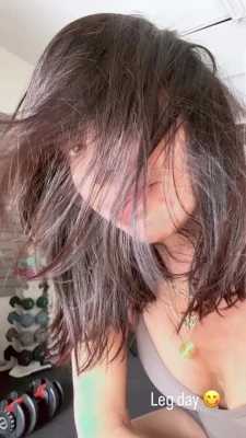 catherine_bell - Don’t he have a huge cock? 🤤