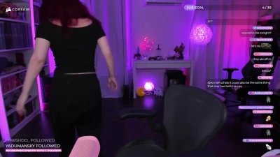 anniefuchsia - Where are all my feet lovers at    I d really really like to treat