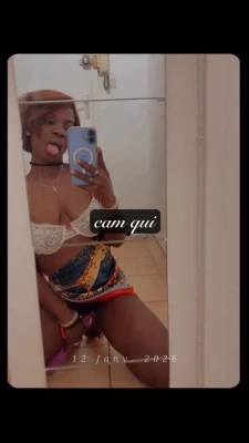 chocco_bombees - i’m in the mood to get my throat fucked …any takers???