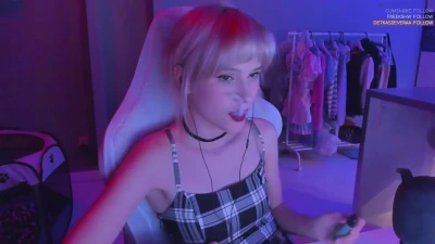 mylittlehorny - Summer, sun, heat, and whatever the sun does not fry you need to