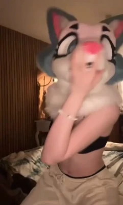 vixn.roo - Who likes my butt??