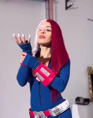 zelina_vega - Her feet actually really good on the nips