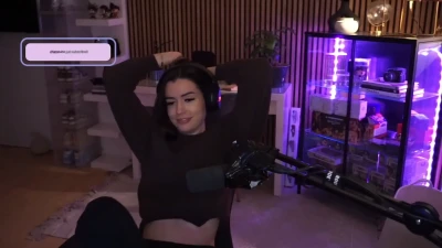 noraexplorerr - Do you like string bikinis? I need more. Send me your recommendations.