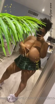 onlygoddessdior - Hungry for booty? 🍑