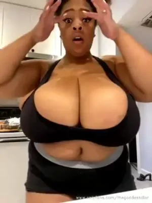 onlygoddessdior - New profile pic - what do you think? 🔥