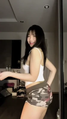 hwmqwa - Would you let me put my warm, sweaty sole on your face? Raise your