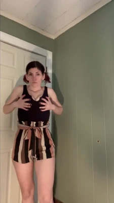 laylacharms - Anyone on right now that can help me cum ? 🥺