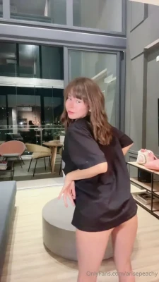 arisepeach - https://onlyfans.com/1037670709/ellabarnett
