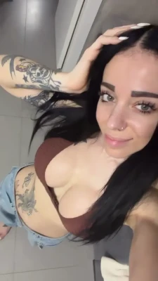 _imviolet - I just love jeans don't u think I look great in them