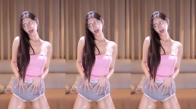 slutty_dancing_chinese_broadcast_jockeys_douyu - beg for me
