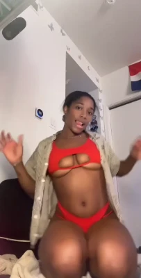 findomsexqueen - Abs ✅ lips ✅ you’re welcome