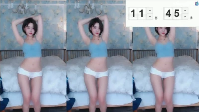 6yoon2 - I see you, checking out my ass and soles, don't stop