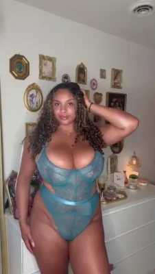 naiyah_rosen33