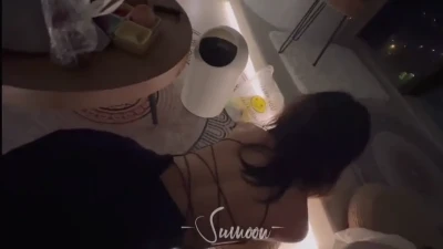 fiesfahfvckx - I need some help putting my hair up  This is why boyfriends are useful