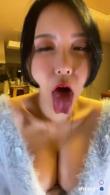 kimjeewoo529 - NEW HOT B G VID LATE NITE TIP   I tricked my big dick step broo into