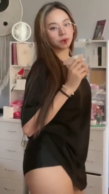 juliamundala - This is one of my longer videos with a few of my toys   Cum watch as
