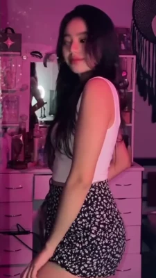 juliamundala - Ass or titties