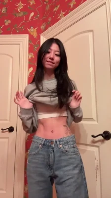 lilyisalilsleepy - Guess I’m unfuckable. No sex in years 😩😩.