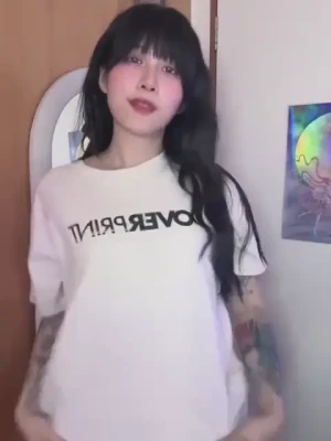 meowie777 - What am I looking at    DM me for more POV shots