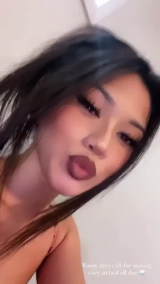 nikkittran - It's getting hot in here! Do you feel it too? 🥵