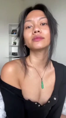nikkittran - Baby I’m in DM’s waiting for you 🙈