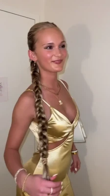 lilytorrencee - Hello😘  I'm posting pics and videos I took just for OF today❣️