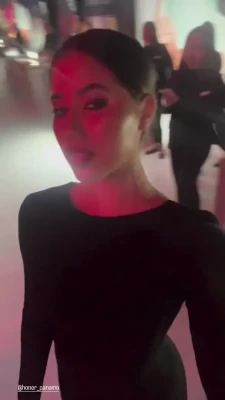 missoriell - Does it turn you on when I stick my fingers in my pussy? 😻😻