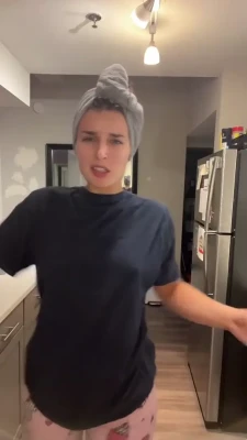 elysecarolyn2 - Hey lovers!!! I'm SO wet right now!💦 Who wants to help me climax?