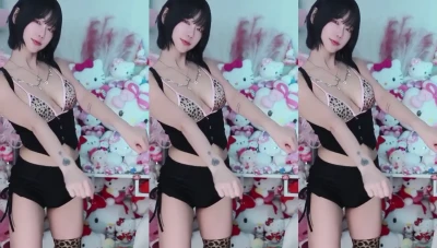 berry_is_blooming - I miss my cute armpit hair part 1