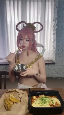 berry_is_blooming - Selling content videos Today just a sneaky Peak what they are message