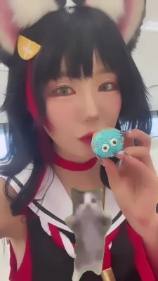 berry_is_blooming - I see you back there