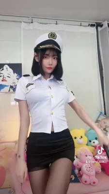 berry_is_blooming - y ami me encanta vivir en traje de baño ❤️