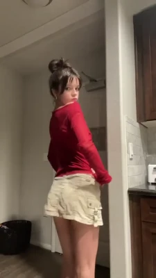 katiielady - All tips and subscriptions will go to me moving across the country,