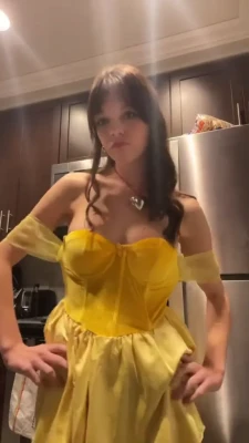 katiielady - tip to VOTE  5 for ass  6 for feet