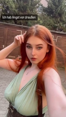 kdrkitten - Am i hot :)