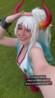 kdrkitten - Me or your wife