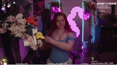 kdrkitten - I really should be cleaning my room