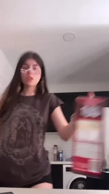 littleragergirl - Did a push up today